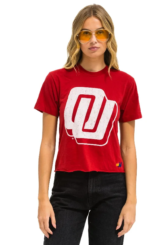 Comfortable Women’s Sneakers UNIVERSITY OF OKLAHOMA BOLT BOYFRIEND TEE - CRIMSON