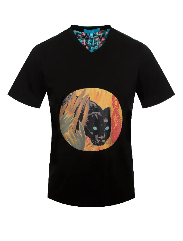 Trendy Outerwear Sale Black T-Shirt with Wild Cat Motif (A1000)