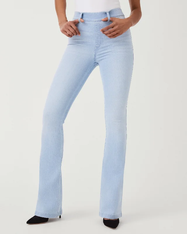 Flare Jeans, Light Wash