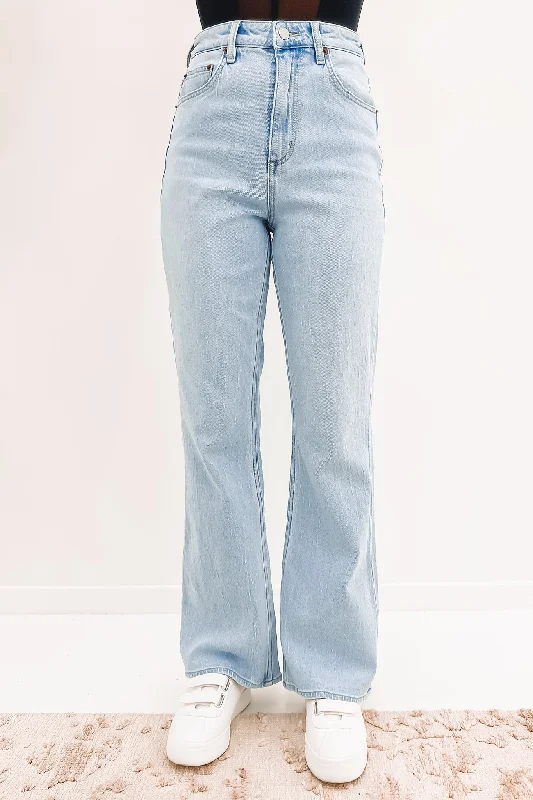 Hi Flare Relaxed Jean Blue Outlook